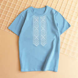 Вишита футболка блакитна з білою вишивкою